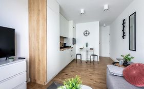 Sliska 3 -200M Od Dworca Centralnego, 100 Metrow Od Zlotych Tarasow - Wifi -Smart Tv 55 Cali - Better Rental